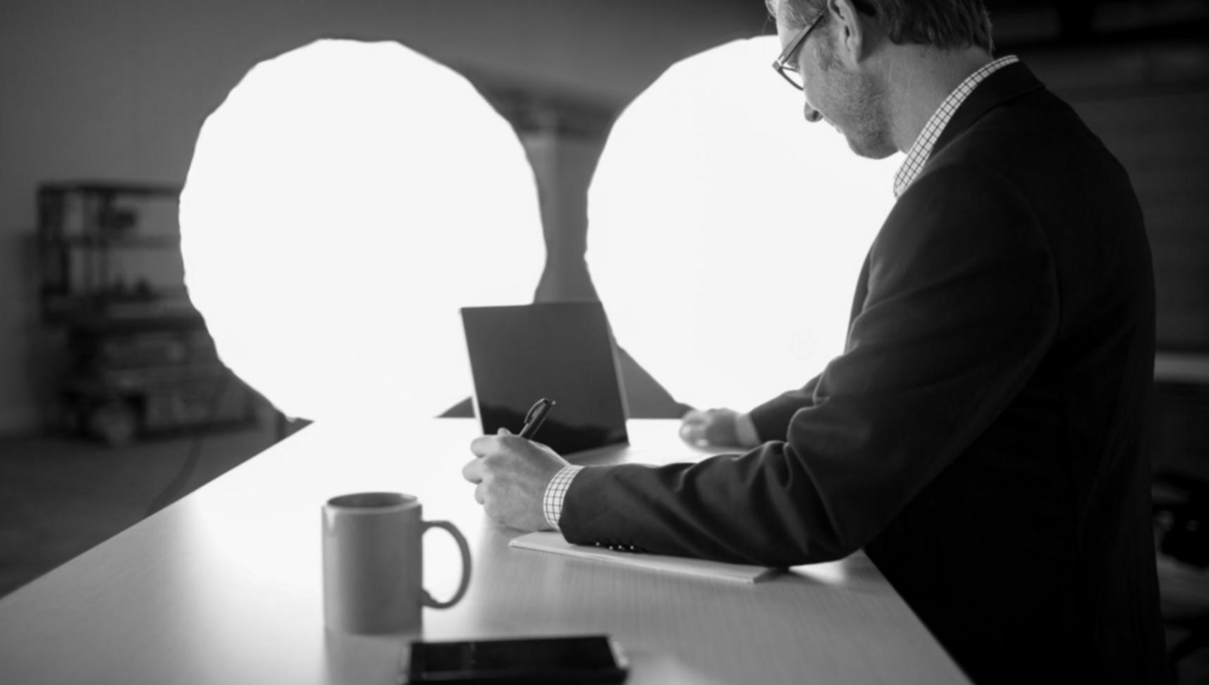 Finanzanalyse und Investmentplanung am modernen Arbeitsplatz